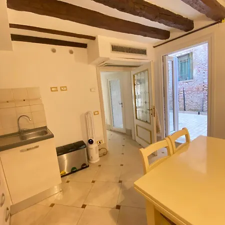 Palazzina Sconta Holiday home Venice